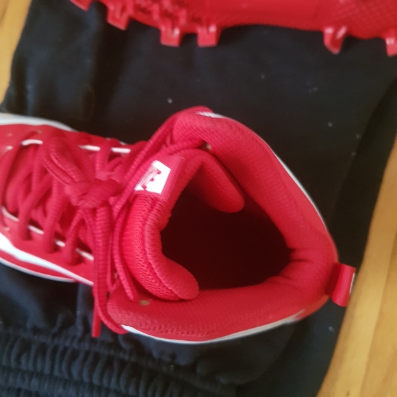 Nike clets 6.5 red and white A-1 condition - Picture 6 of 6